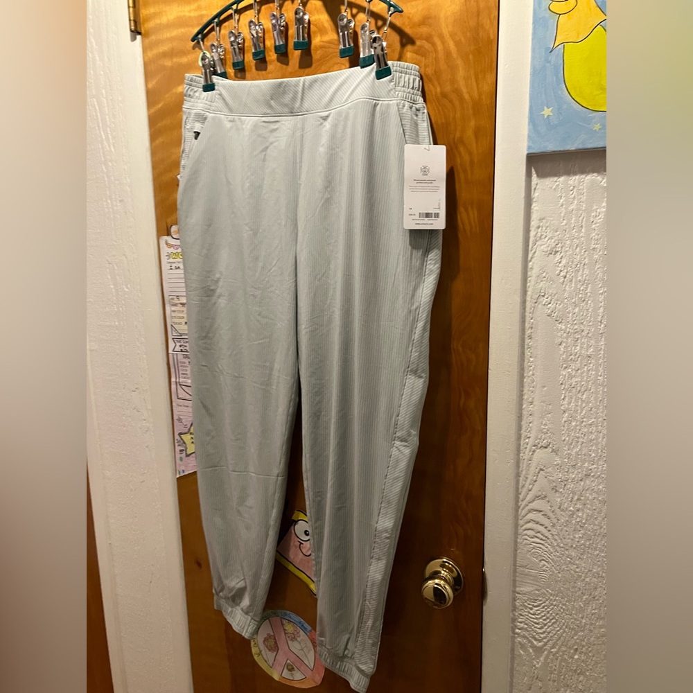 Athleta Brooklyn textured jogger. Size 14